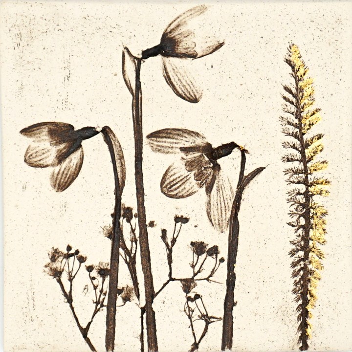 10cm Snowdrop Tile With 24ct Gold Leaf