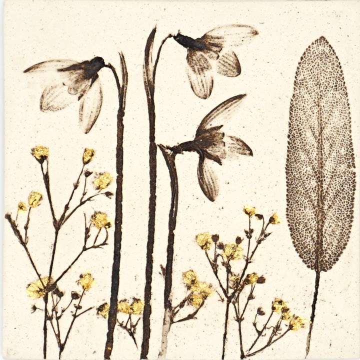 10cm Snowdrop Tile With 24ct Gold Leaf