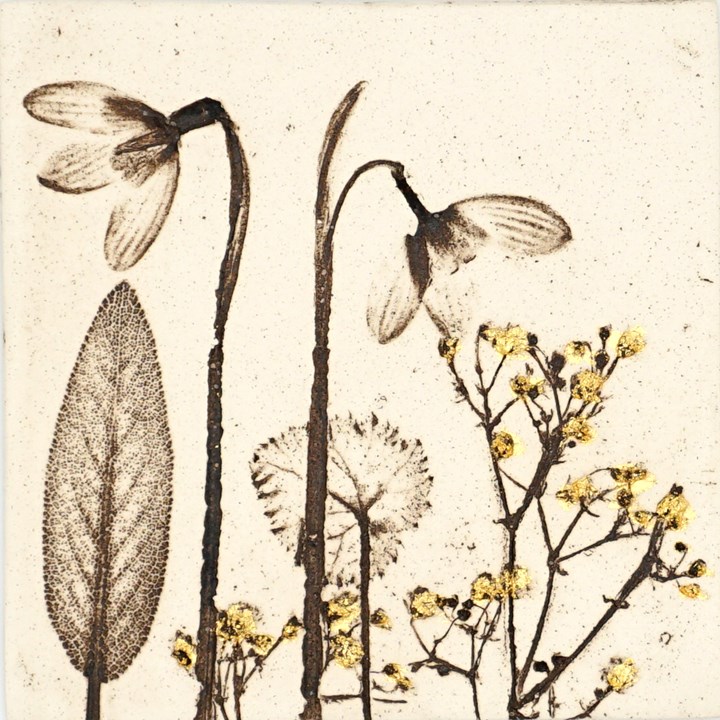 10cm Snowdrop Tile With 24ct Gold Leaf
