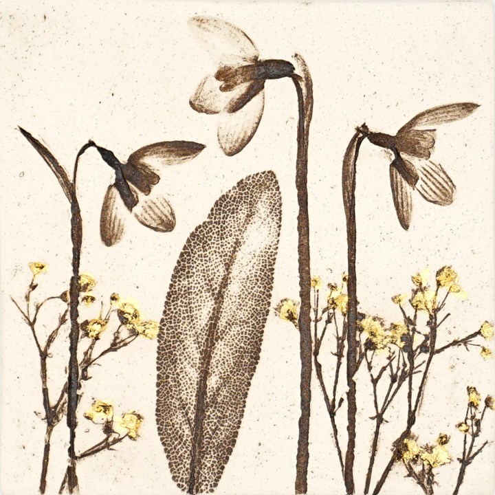 10cm Snowdrop Tile With 24ct Gold Leaf