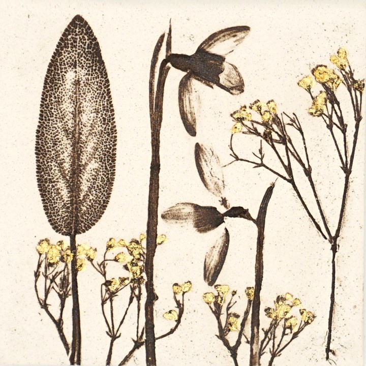 10cm Snowdrop Tile With 24ct Gold Leaf