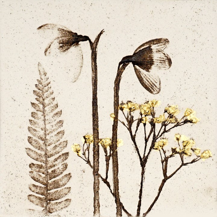 10cm Snowdrop Tile With 24ct Gold Leaf