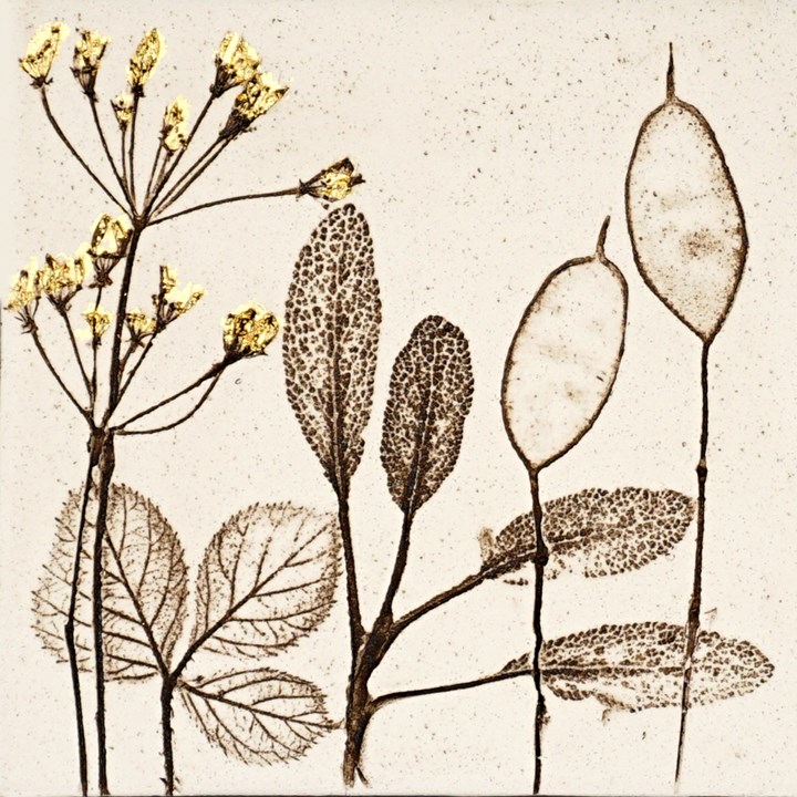 10cm Botanical Tile With 24ct Gold Leaf