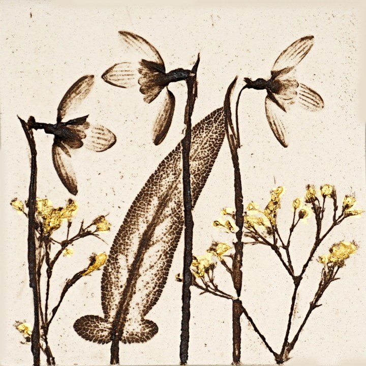 10cm Snowdrop Tile With 24ct Gold Leaf