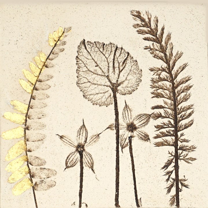 10cm Botanical Tile With 24ct Gold Leaf