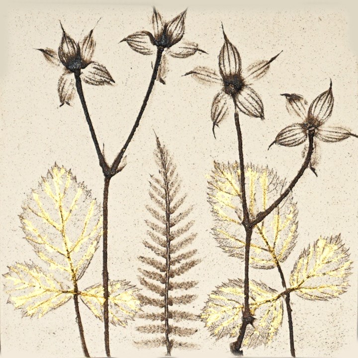 10cm Botanical Tile With 24ct Gold Leaf