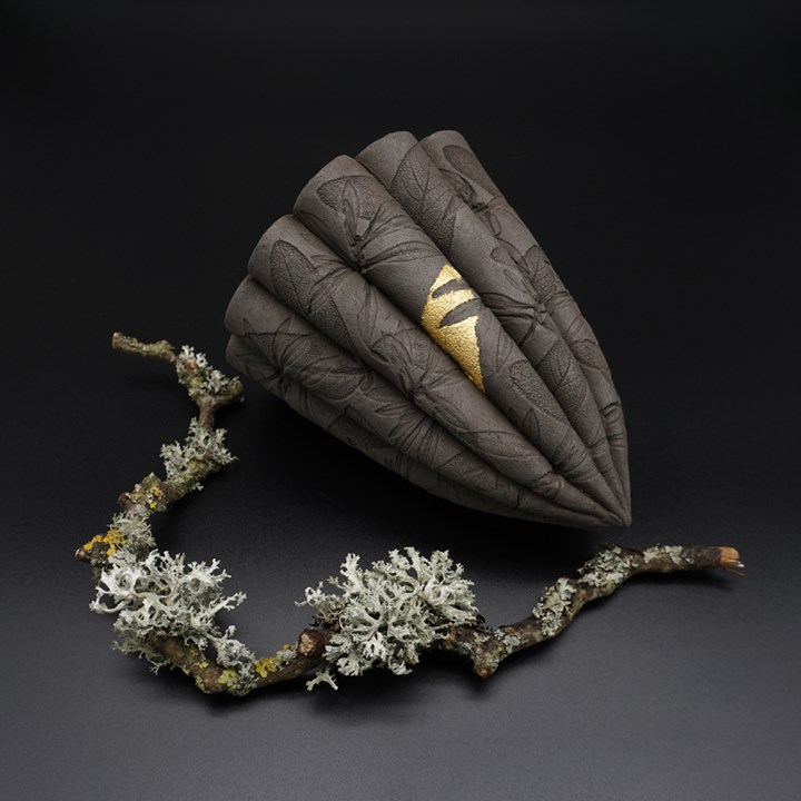 Dark Leaf Pod with 24ct Gold Leaf Detail