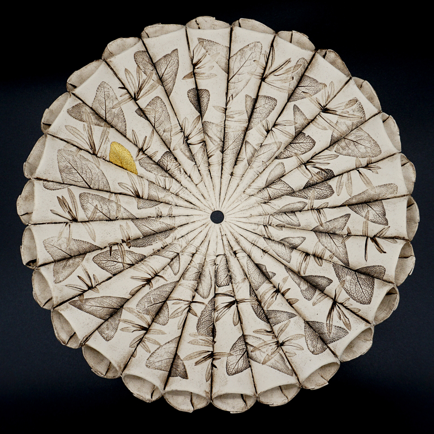 Leaf Cone Bowl With 24ct Gold Detail