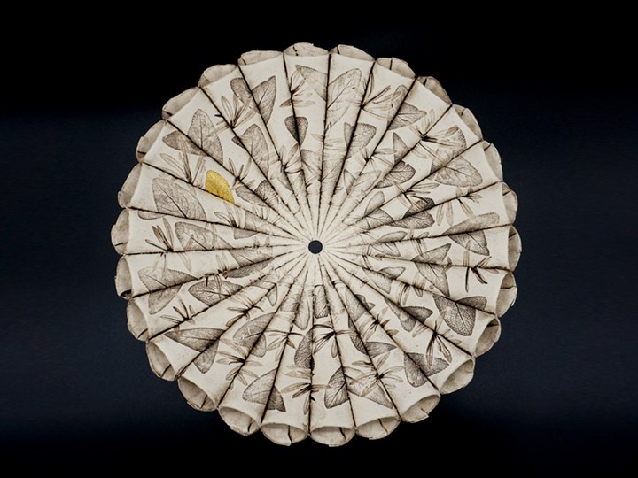 Leaf Cone Bowl With 24ct Gold Detail