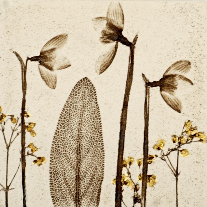10cm Snowdrop Tile With 24ct Gold Leaf