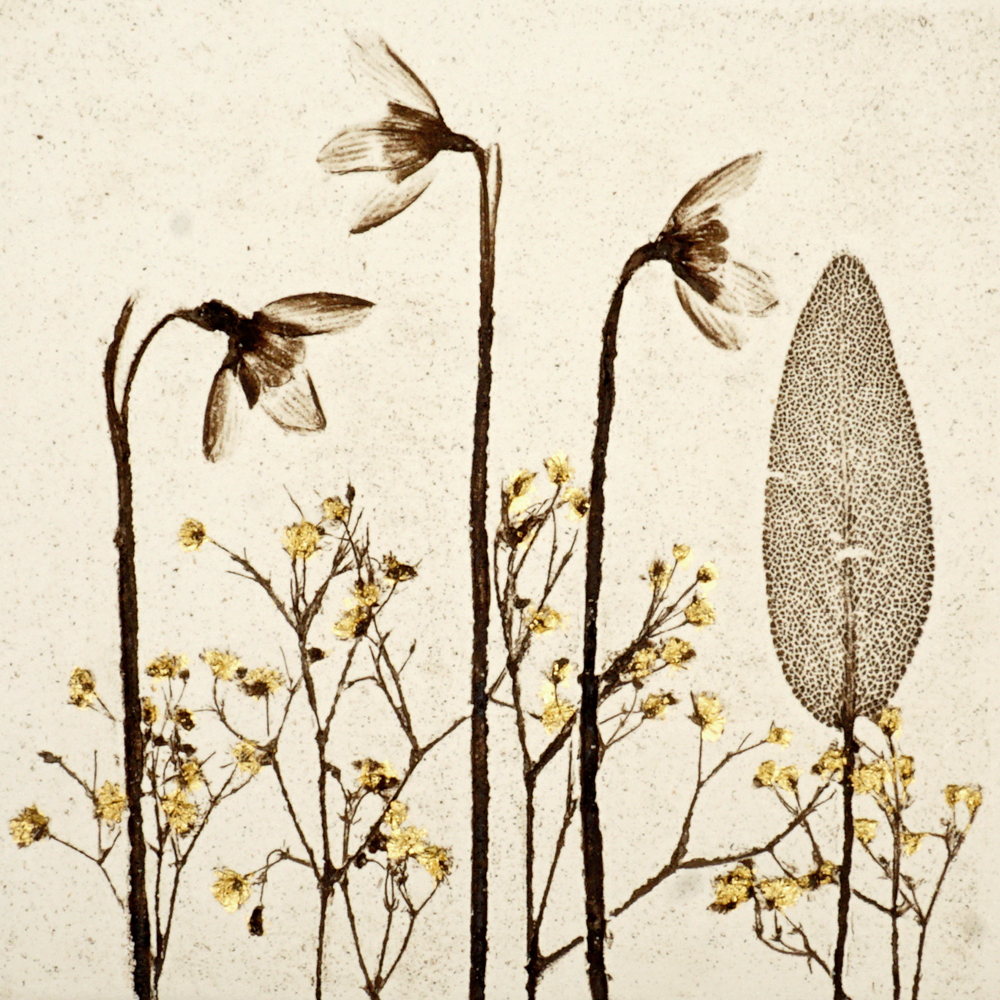 15cm Snowdrop Tile With 24ct Gold Leaf