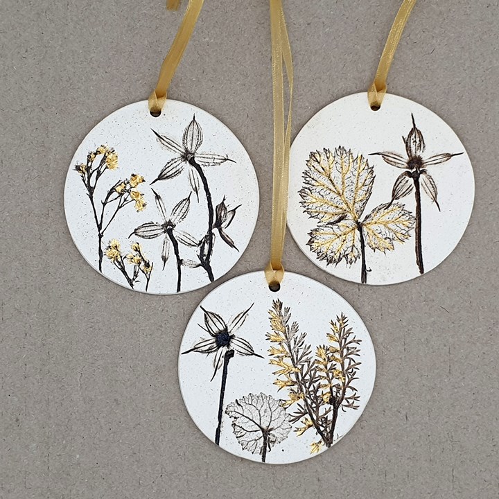 Three 7cm Round Hanging Botanical Tiles With 24ct Gold Leaf