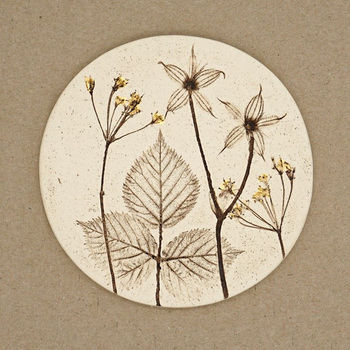 10cm Round Botanical Tile With 24ct Gold Leaf