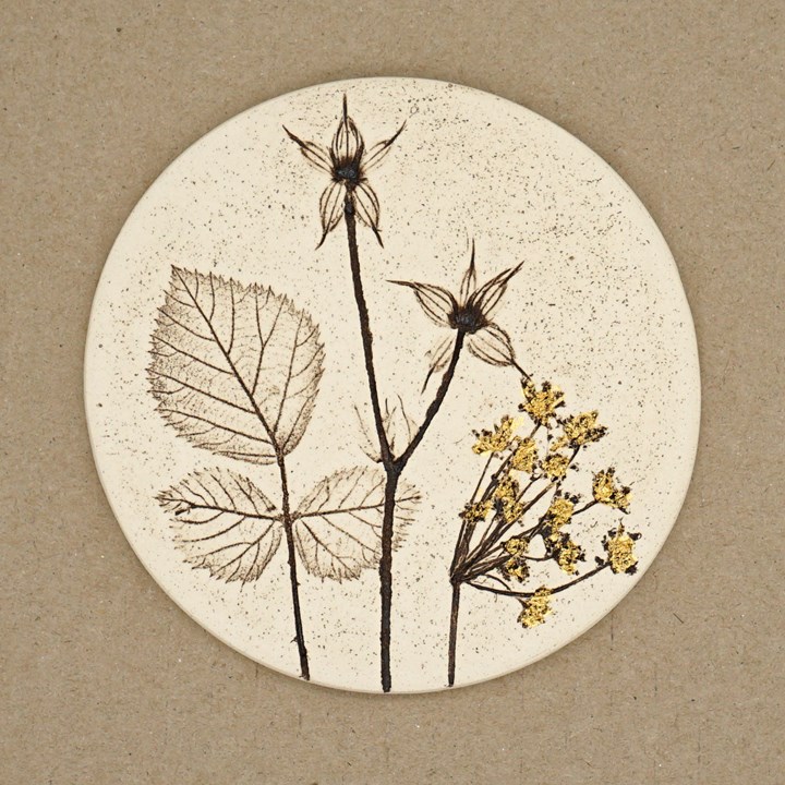 10cm Round Botanical Tile With 24ct Gold Leaf