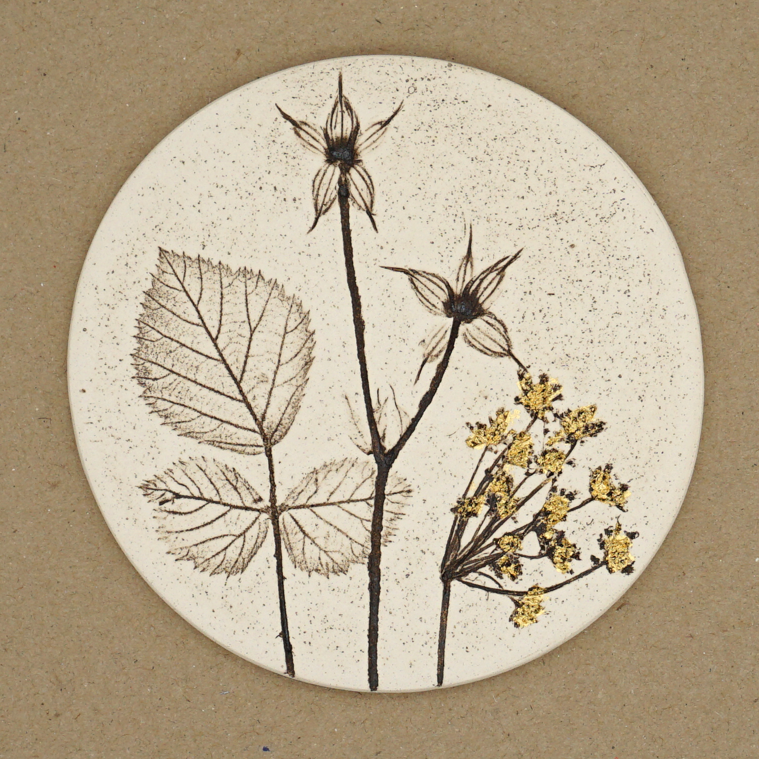 10cm Round Botanical Tile With 24ct Gold Leaf