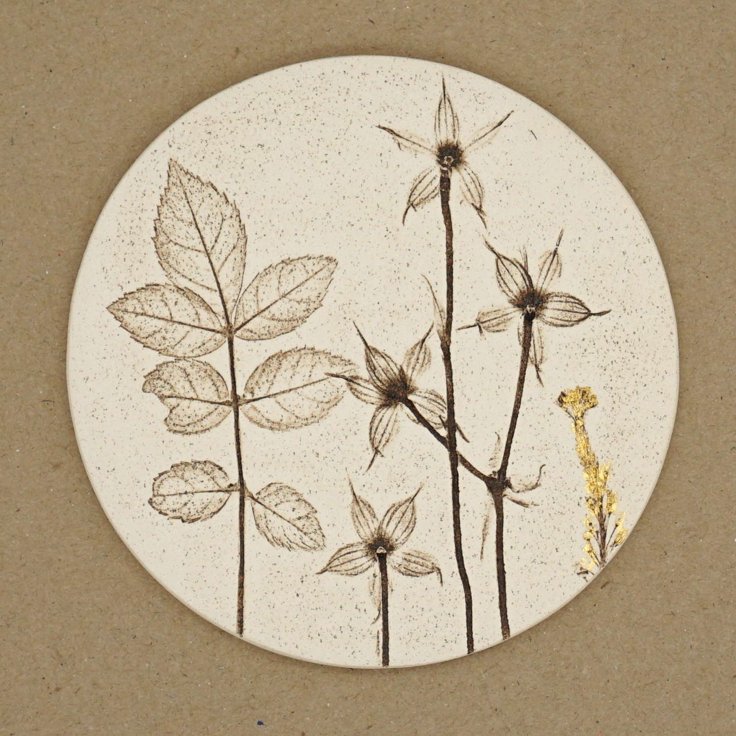 10cm Round Botanical Tile With 24ct Gold Leaf