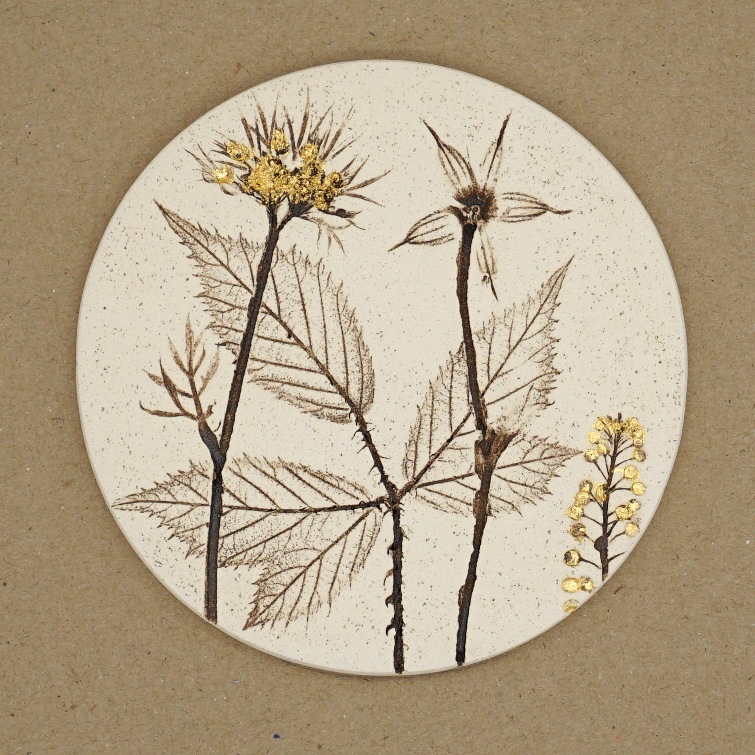 10cm Round Botanical Tile With 24ct Gold Leaf