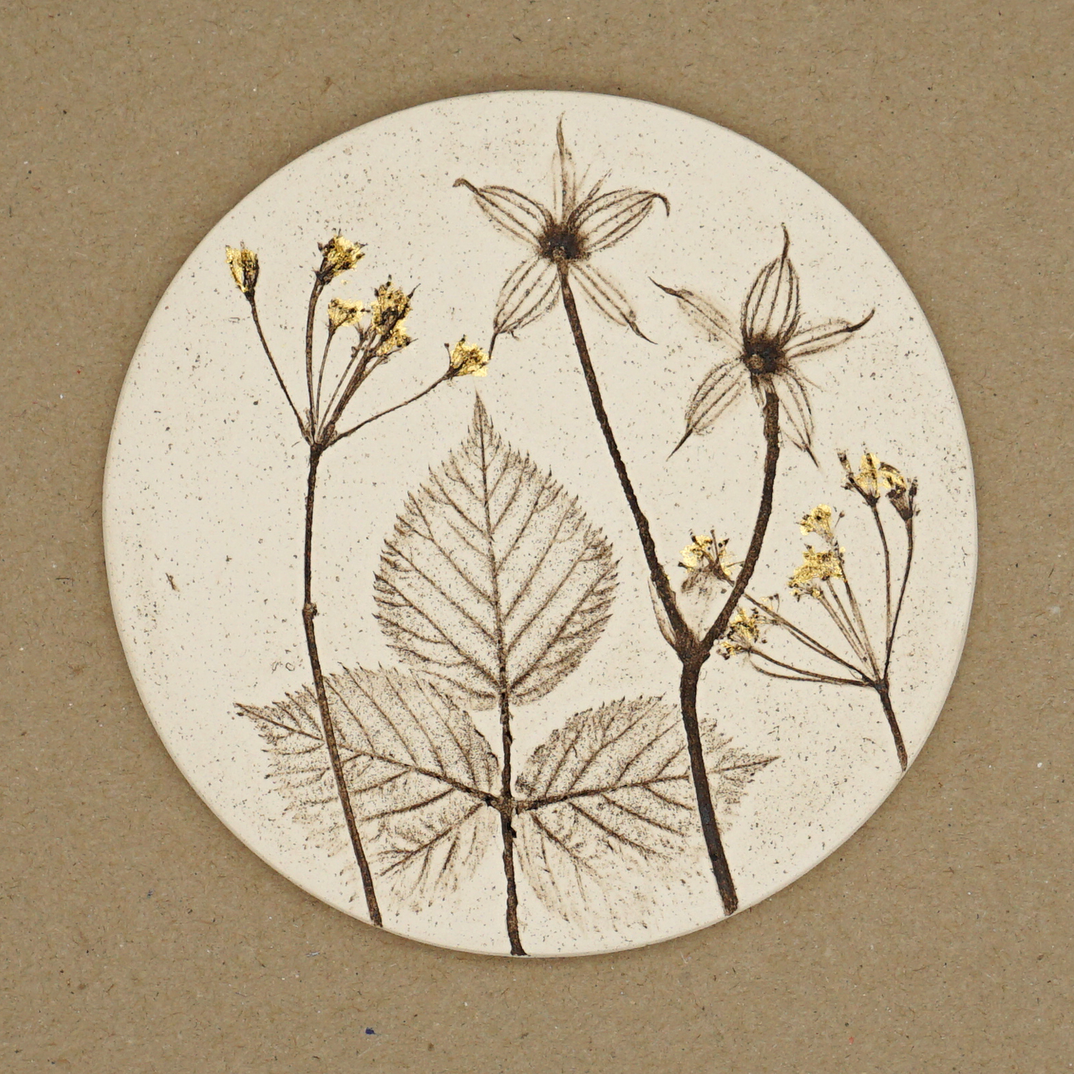 10cm Round Botanical Tile With 24ct Gold Leaf
