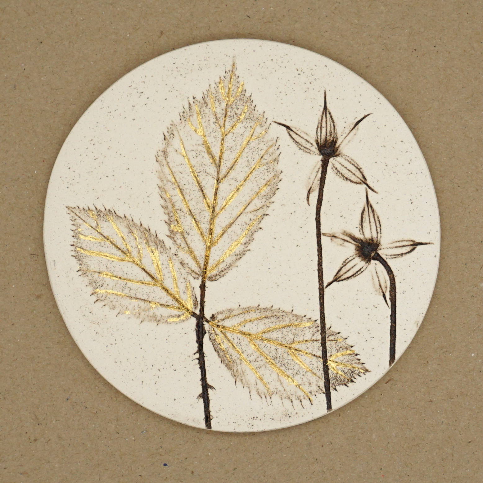 10cm Round Botanical Tile With 24ct Gold Leaf