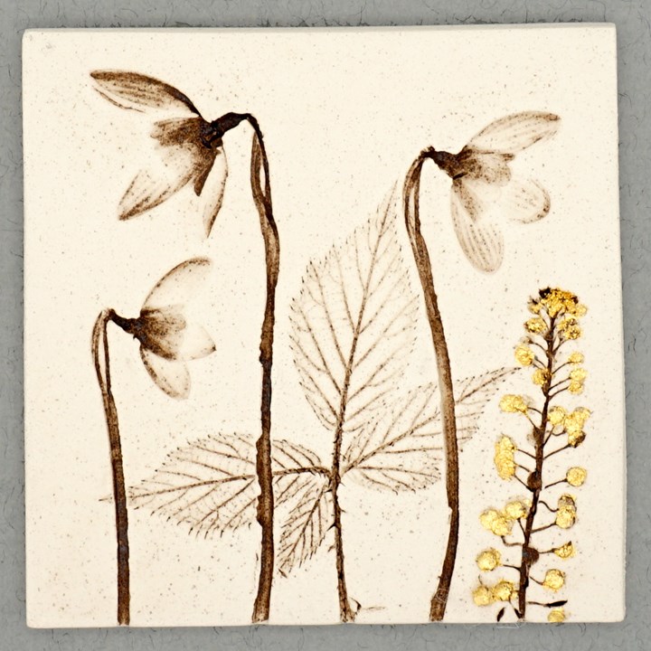 10cm Square Snowdrop Tile With 24ct Gold Leaf
