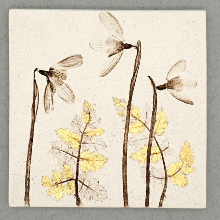 10cm Square Snowdrop Tile With 24ct Gold Leaf