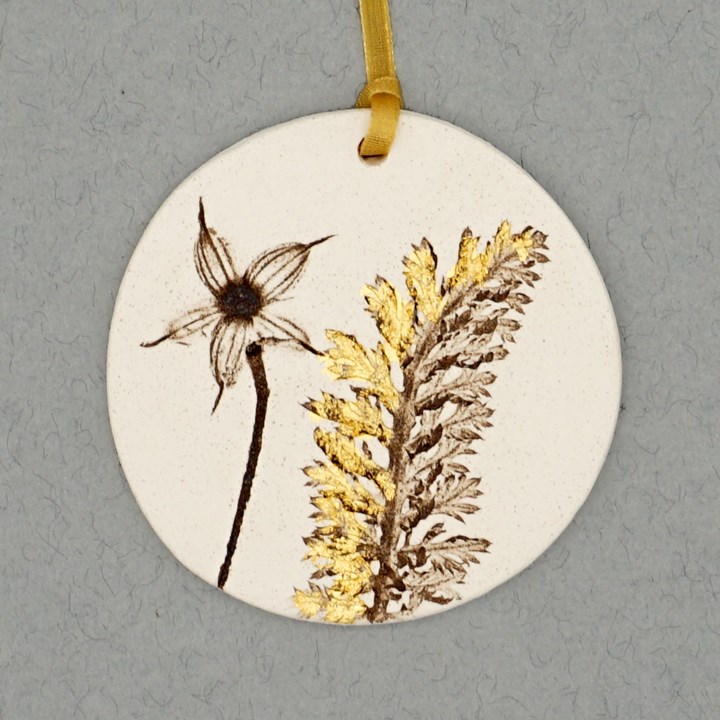 7cm Round Hanging Botanical Tile With 24ct Gold Leaf